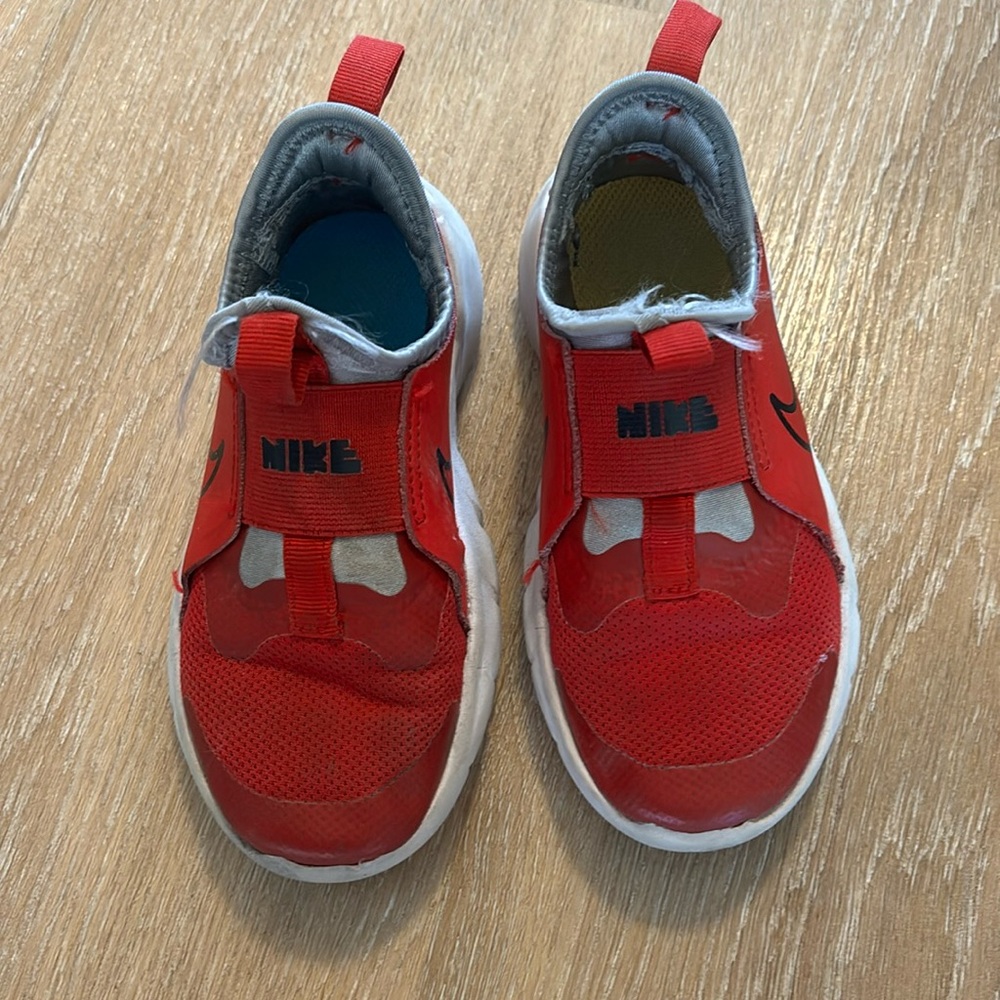 Nikes slip on 11C tennis shoes